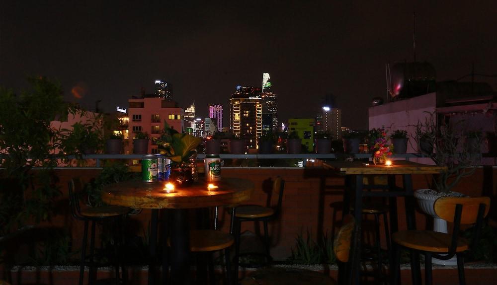 Valentine Hotel Saigon - Bui Vien Street Хошимин Екстериор снимка