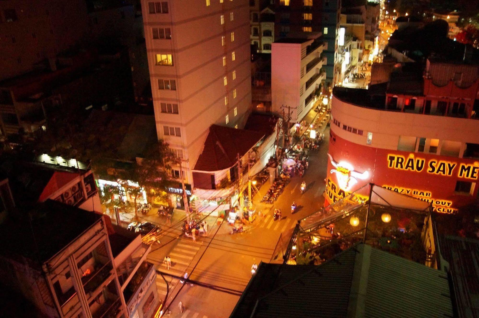Valentine Hotel Saigon - Bui Vien Street Хошимин Екстериор снимка